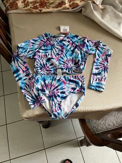 Boys' long-sleeve swimsuit set, size 14–16—very nice.