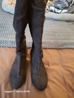 Ladies boots