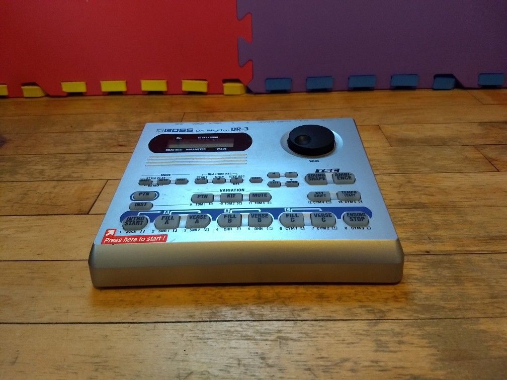 Boss DR-3