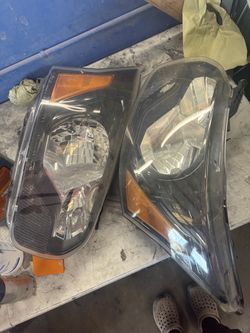 2017 ford transit Pair of Car Headlight Assemblies with Amber Turn Signals