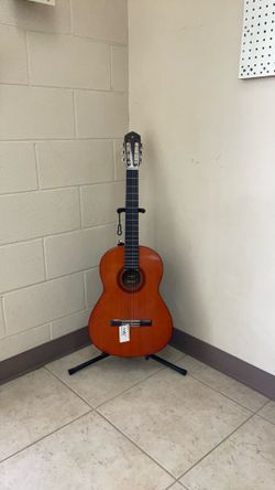 YAMAHA G-55 CLASSICAL ACOUSTIC GUITAR.