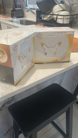 Pokémon 30th Celebration Elite Trainer Box