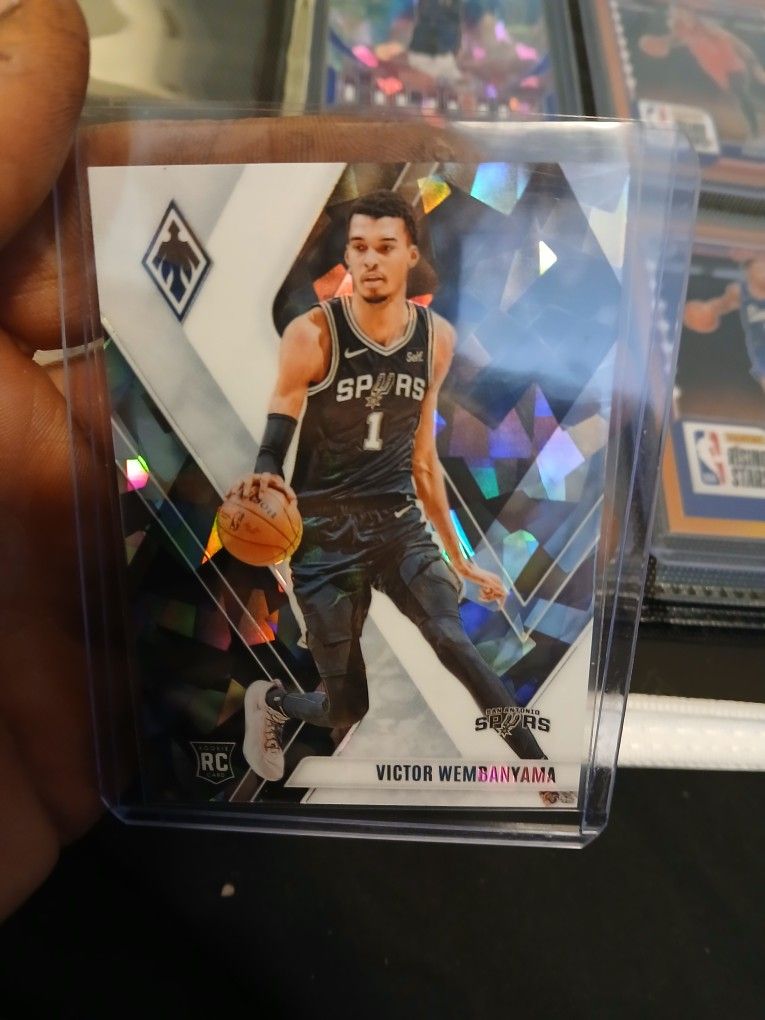 Victor Wembanyama Phoenix White Ice /125
