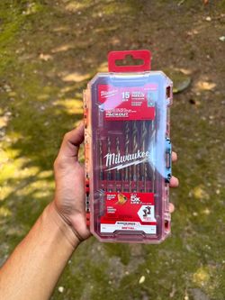 Milwaukee SHOCKWAVE 15-Pc Titanium Drill Bit Set (48-89-4670)