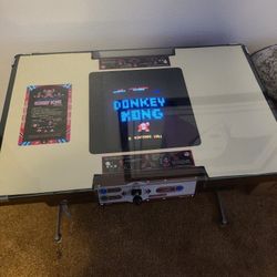 Donkey kong Cocktail arcade game works great takes quarters PRICE IS FIRM!