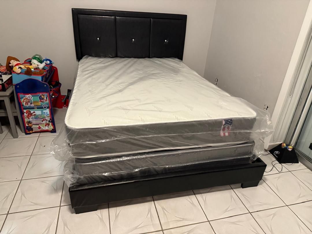 NEW MATTRESS FULL SIZE PLUSH WITH BOX SPRING
