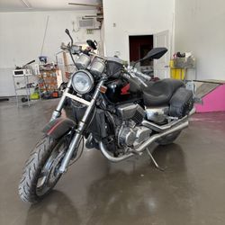 Honda Magna 1993