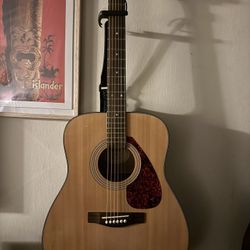 Yamaha f335 acoustic guitar 