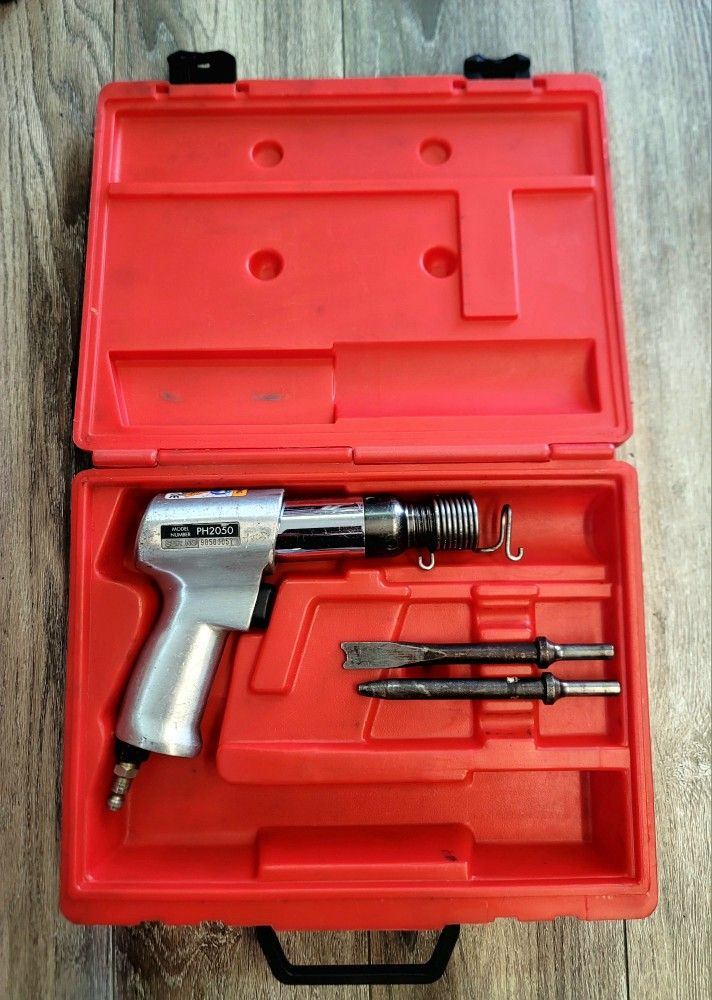 Snap On PH2050 Long Barrel Pneumatic Air Hammer with Chisel