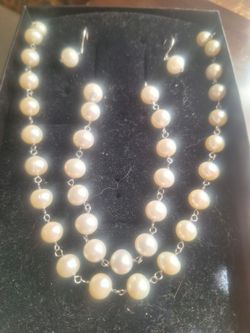 Juego de collar de perlas cultivadas de agua dulce Yps  925 x,celente condicion.