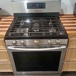 Gas Samsung Stove/oven