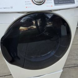 Samsung Smart Gas Dryer With Pedestal Drawer