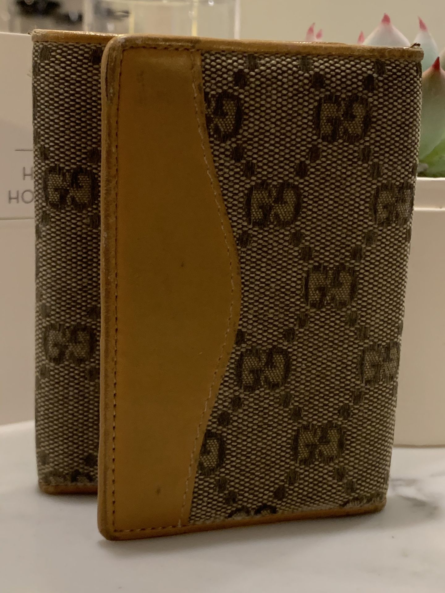 Gucci trifold wallet