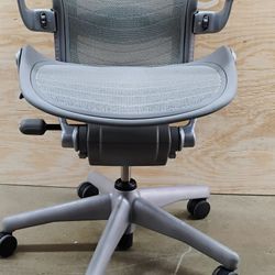Herman Miller Aeron Size B Office Chair - Read Description/ Still Available 