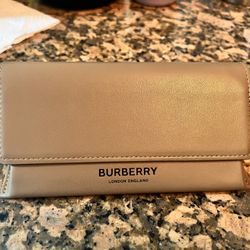 BURBERRY SUNGLASSES 