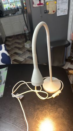 Desk lamp