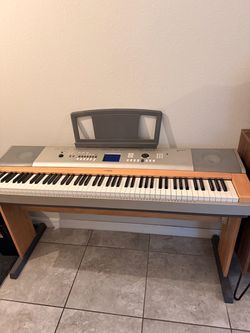 Yamaha YPG-635 88-Key Digital Keyboard