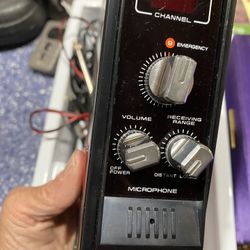 Realistic CB. 40 Channel Radio
