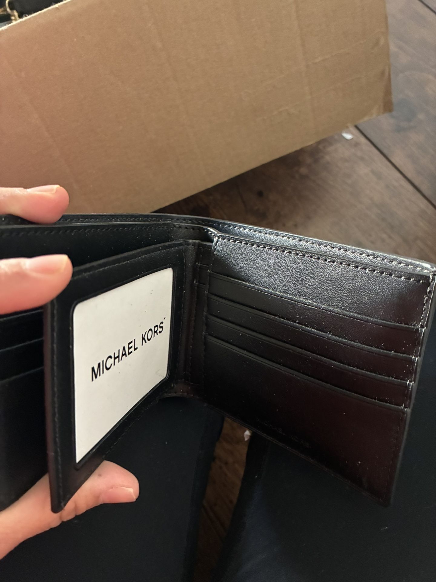 Micheal Kors Man Wallet