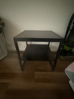 Curtains support + side table