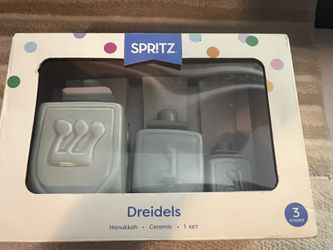 New in Box 3 CT Ceramic Dreidels Decor