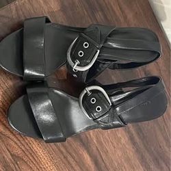 Womans Black dress heels