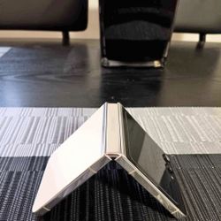 Samsung Galaxy Z Flip 5 Unlocked With Warranty 