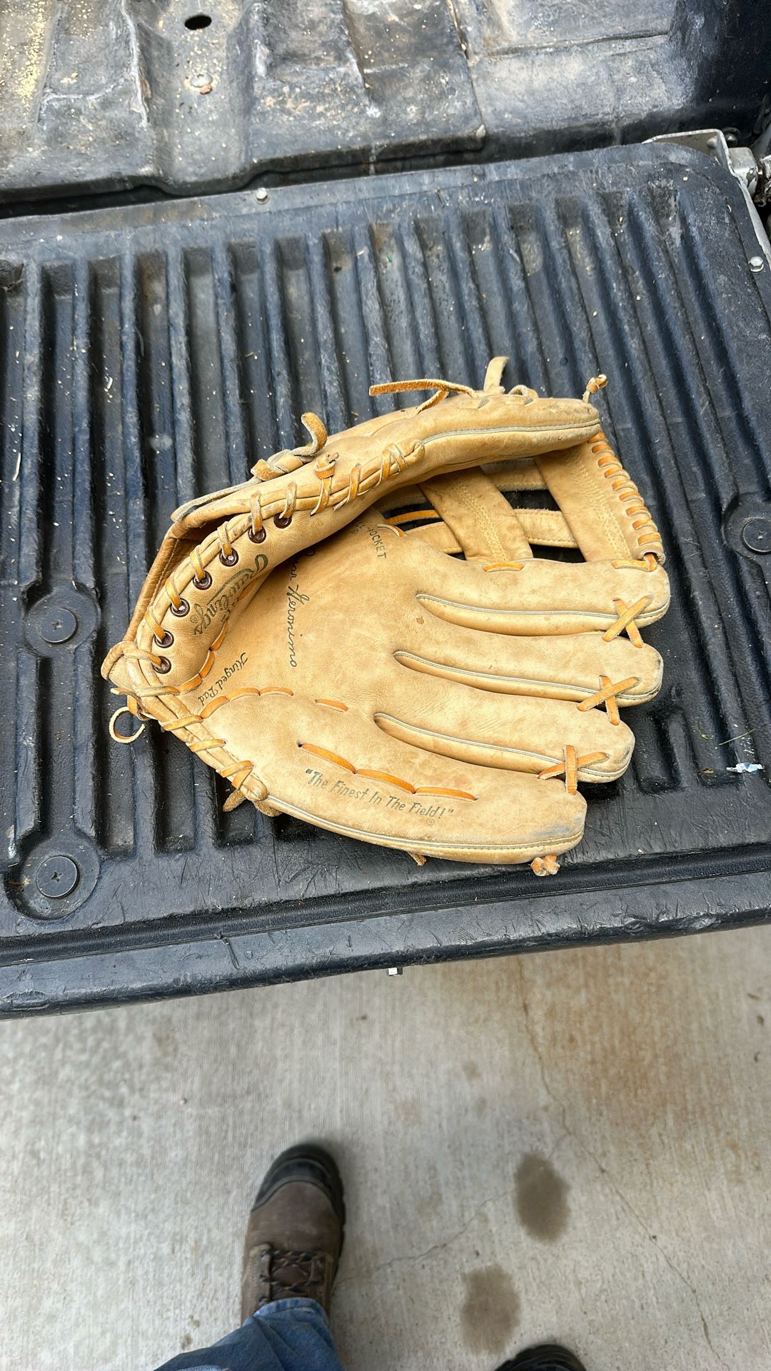 Baseball glove