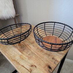 Fruit bowl, bread basket