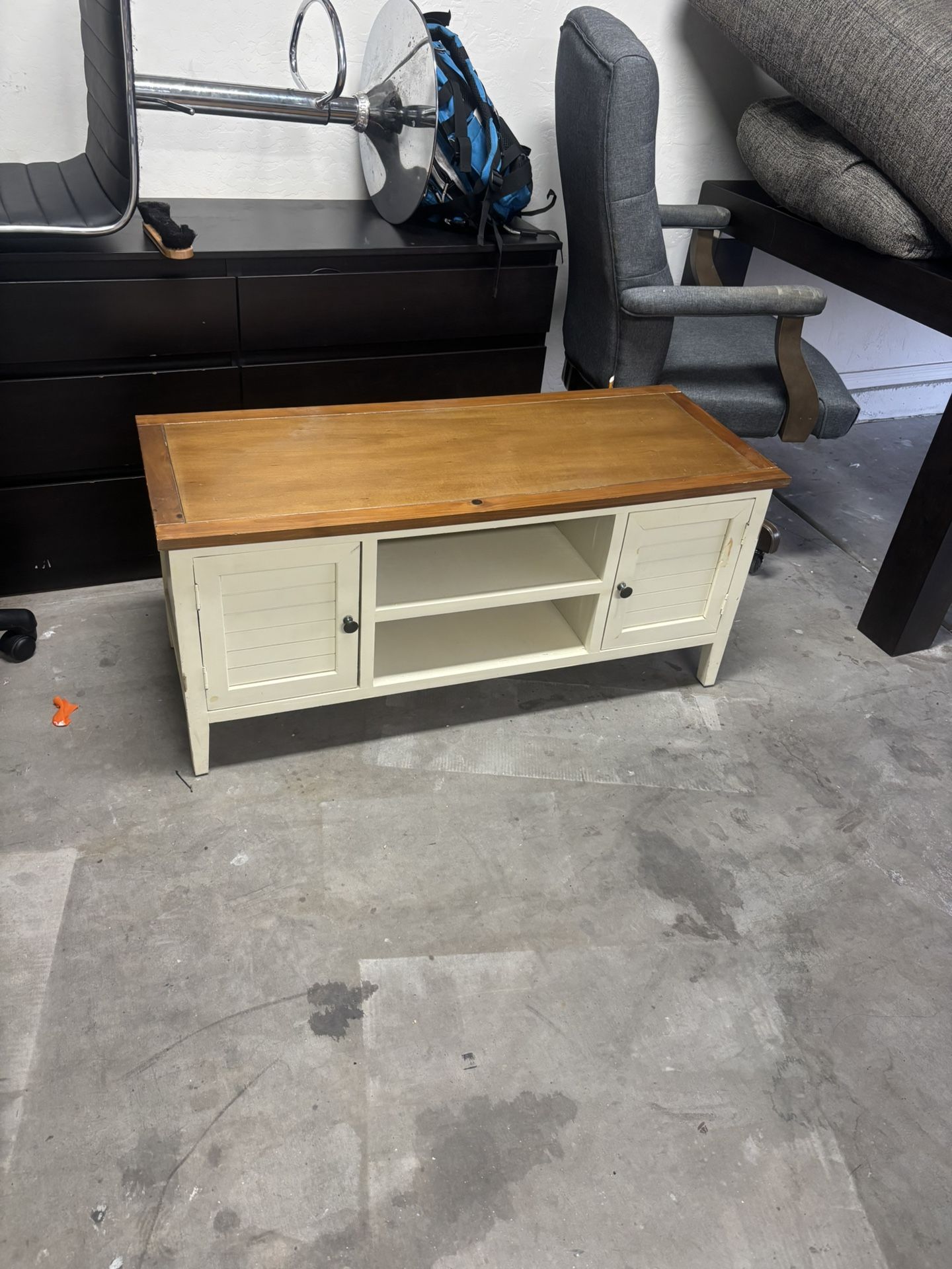Small Tv Stand 