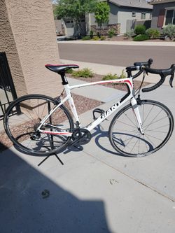 Giant Composite Road BIKE (Shimano Integra Componets)