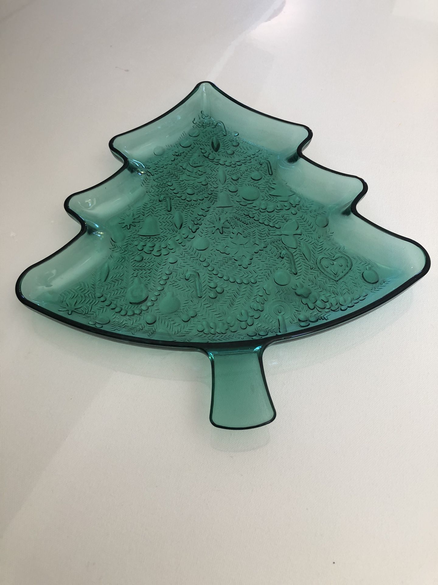Vintage Green Carnival Glass Christmas Tree Shaped Food Snack Tray Platter Plate.  It measures 13 1/2" long with stem, 11 1/2" just the tray area, 12"
