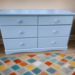 BEAUTIFUL WHITE DRESSER 