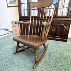 Nichols &Stone Windsor Rocking Chair
