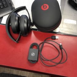 96091 Beats STUDIO3 Black Wireless Bluetooth Over Ear Headphones W/ Aux, & Usb Cords In Shell Case 589600