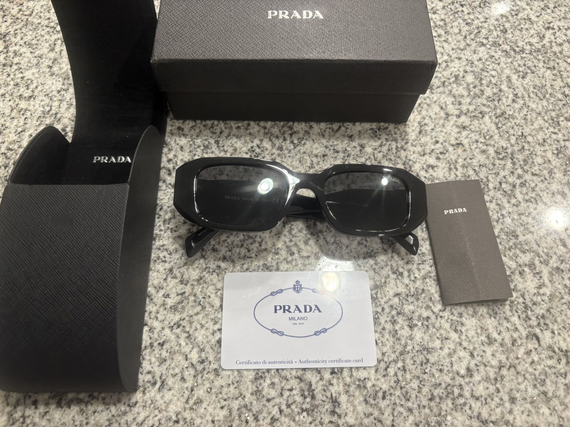 Prada Sunglasses 17ws