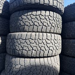 Vendo 285/70/R17 Instacion Y Balance Las 4 Llanta  Por $200