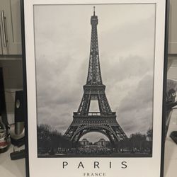 Large Eiffel Tower picture