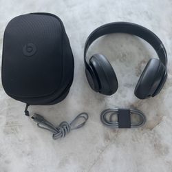 Beats Studio Pro (BRAND NEW)