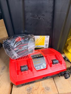 Milwaukee Rapid-Charger + Battery