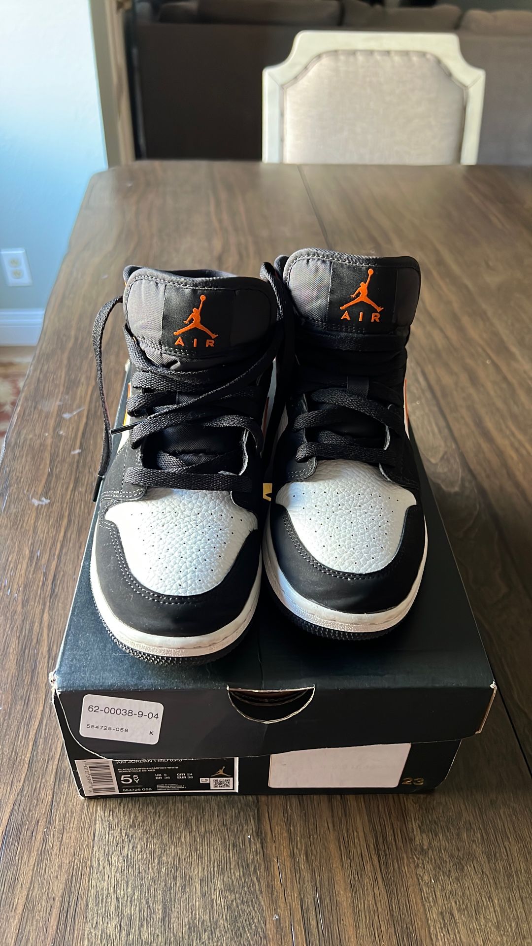 Air Jordan 1 mid