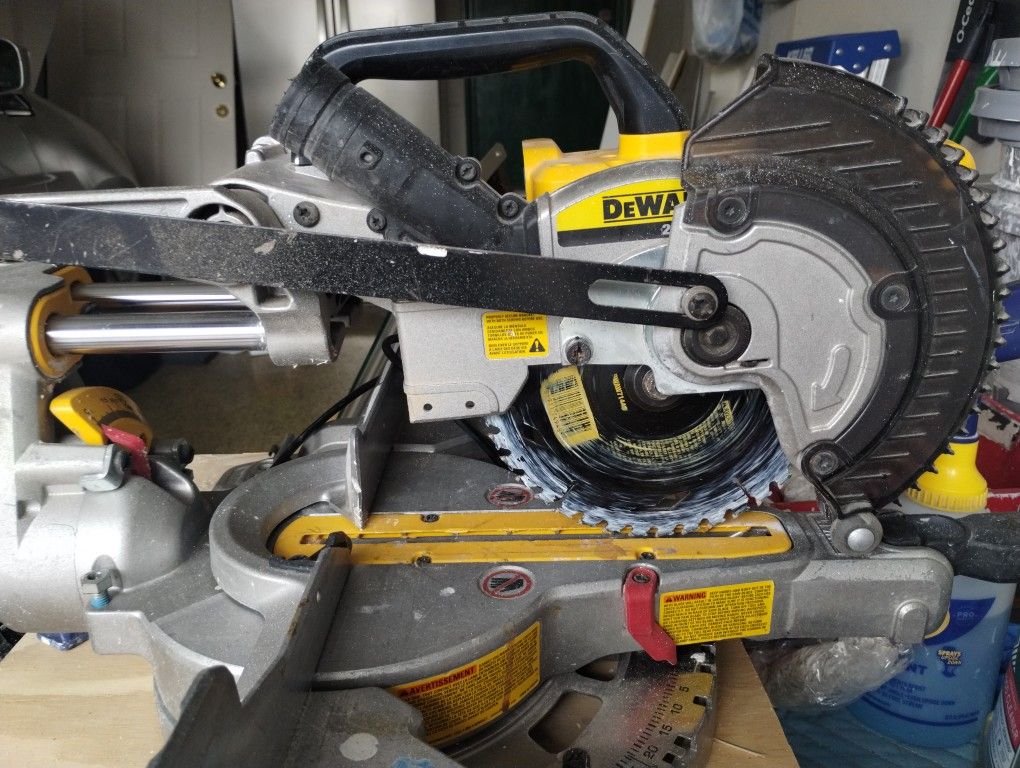 DeWalt Tiles Saw with Stand