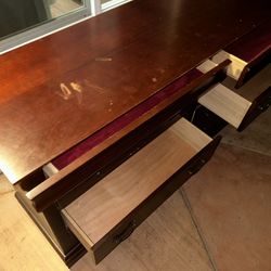 Drawer Set With Mirror. 