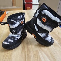 Size 1 Kids Snow Boots