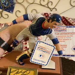 Mike Piazza Autographed Statue — Sports Impressions - Limited 398 Of 975.