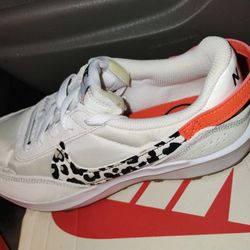 Woman's Nike Size 8 
