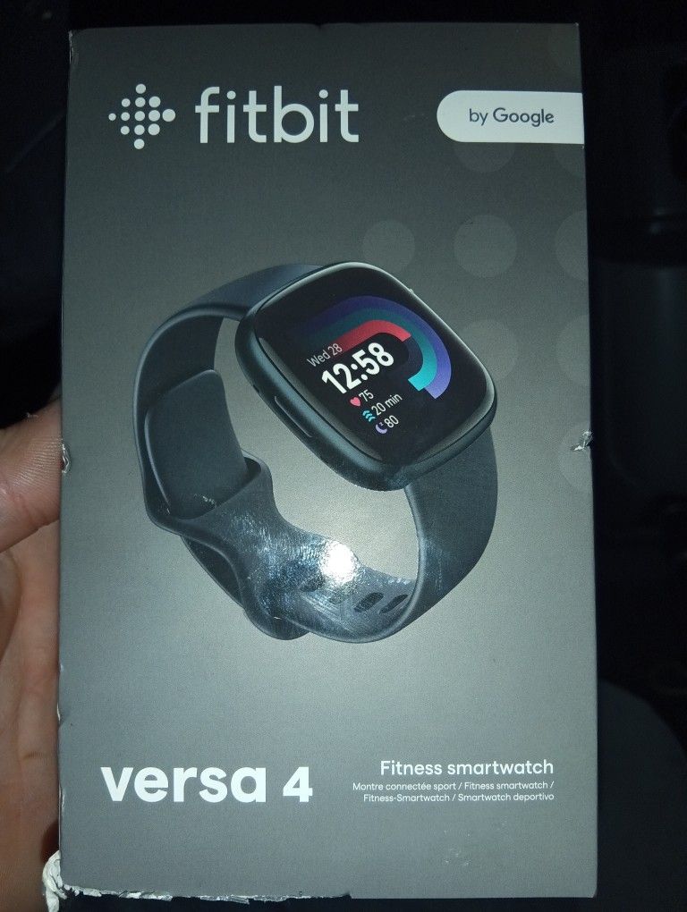 Fitbit Versa 4
