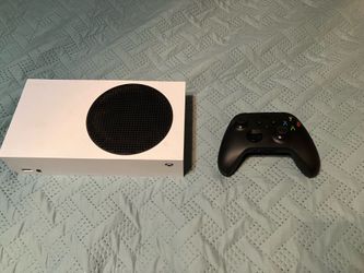 Xbox series S (with controller)