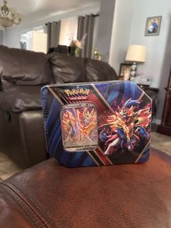 Pokémon TCG Zamazenta V Collector Tin