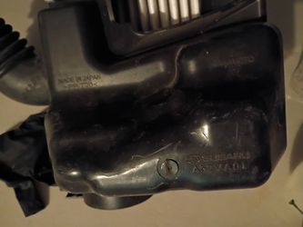 OEM air intake/filter housing Subaru